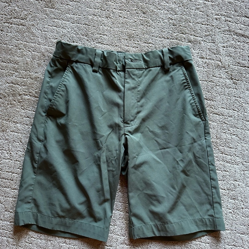 Boys Vineyard Vines performance shorts size 10